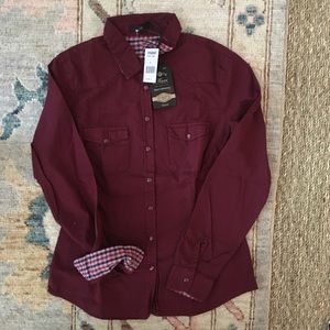 Pearl snap maroon shirt